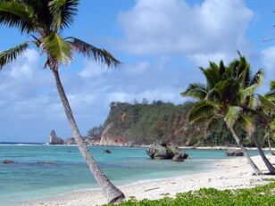 Ha'atafu Beach, nella punta ovest dell'isola di Tongatapu, in cima alla striscia di terra a forma di uncinio