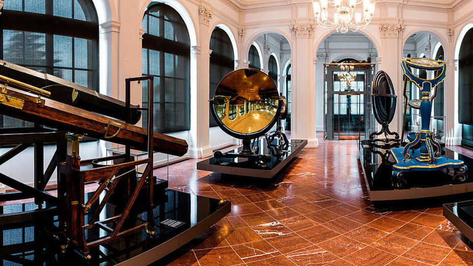 Mathematisch-Physikalischer Salon. Courtesy of Zwinger