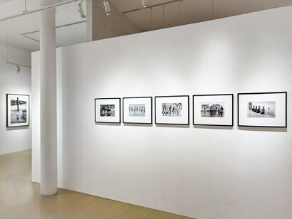 Elliott Erwitt, Last laughs, exhibition view. Courtesy of Staley-Wise Gallery 