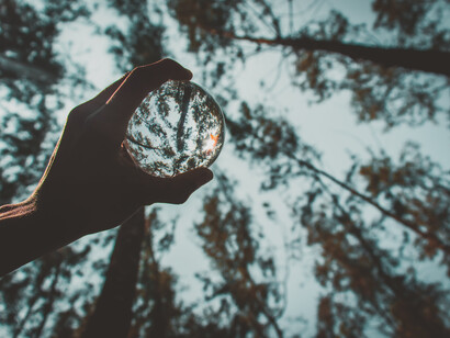 Ricerca musicale. Cerco, con la mia arte musicale, di risvegliare le coscienze e accompagnare la mente umana verso un percorso introspettivo di auto conoscimento e di scoperta del mistero delle cose