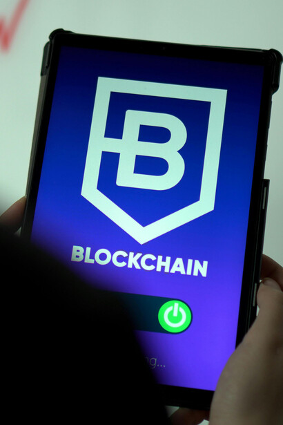 A blockchain é uma ferramenta poderosa que tem o potencial de revolucionar a gestão de dados na área da saúde