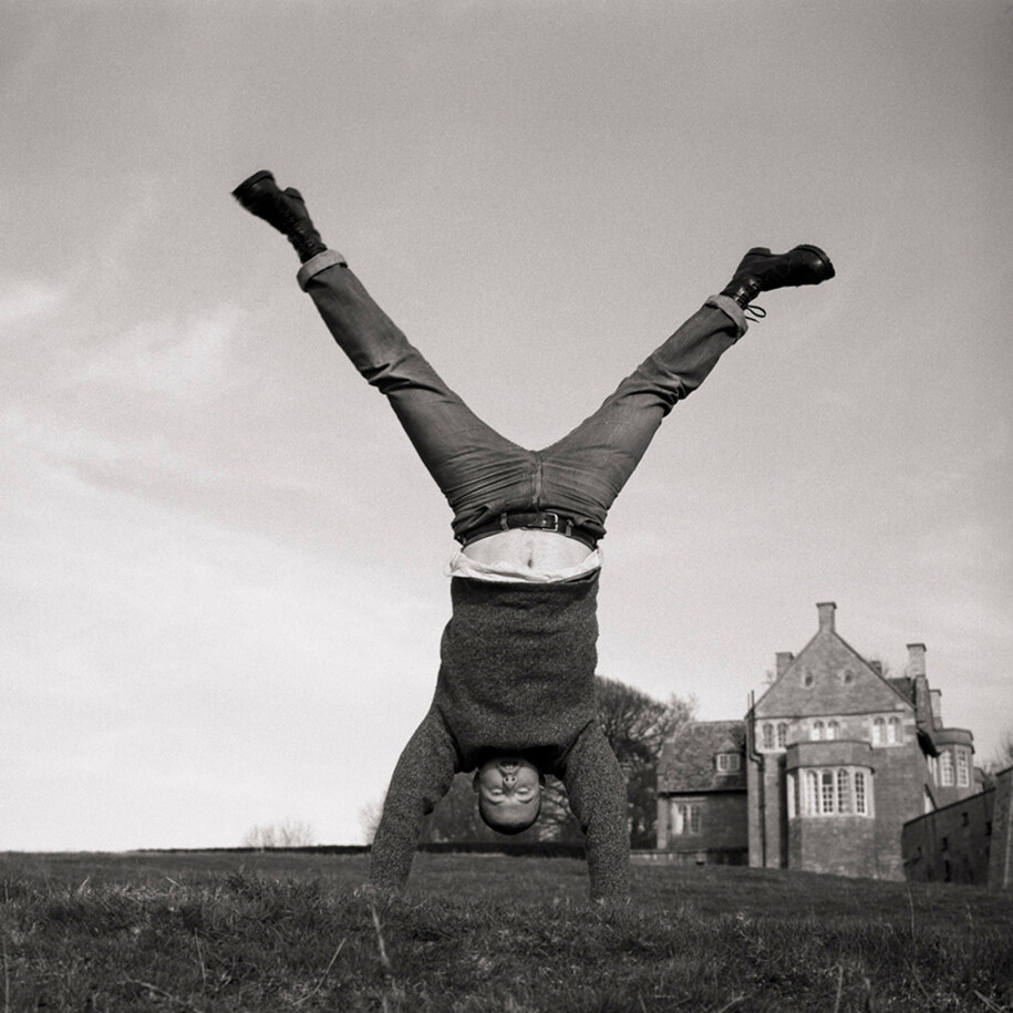 Lee doing cartwheels across the lawn, Hilles House, 1994; Image Courtesy of Proud Galleries © Gary Wallis