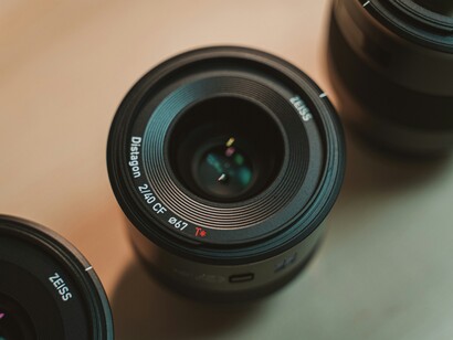 Nel corso degli anni Scianna ha lavorato per importanti riviste internazionali come Magnum Photos, diventando uno dei grandi maestri della fotografia contemporanea