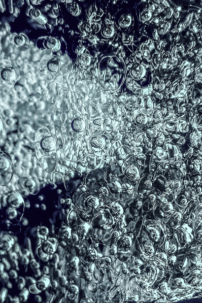 Cristal de glace. Vous pouvez facilement imaginer l’impact de vos paroles et de vos pensées, ainsi que celles de votre entourage sur votre propre organisme et donc sur votre taux vibratoire