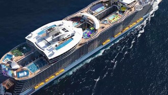 El Harmony of the seas surcando el mar