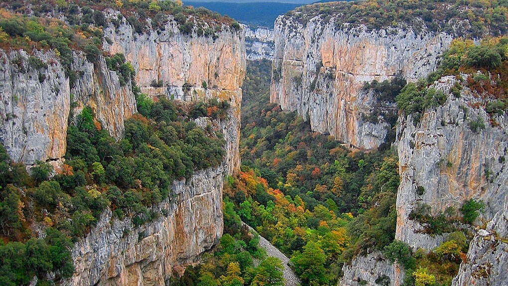 El río Salazar en su paso por la Foz de Arbayun, Navarra