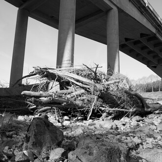 Falla en el horizonte I, 2014, vernice acrilica, smalto su tela e nylon, 310 x 380 cm, acrylic paint, enamel on canvas, 310 x 380 cm, veduta della mostra “MAGMA”, Galeria “El reino de este mundo” Biblioteca Nacional de Cuba “Jose Marti”, La Habana, 2015. Courtesy: Galleria Continua, San Gimignano / Beijing / Les Moulins / Habana

