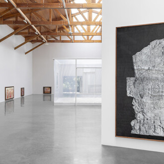 Gala Porras-Kim, Espacios del futuro replican los del pasado, vista de exhibición. Cortesía de kurimanzutto