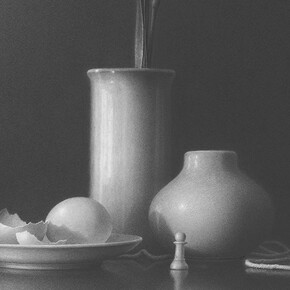 Skip Steinworth, White still life with iris and string, 2022. Courtesy of LewAllen Galleries