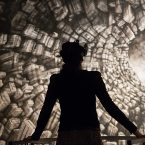 The leap. Courtesy of Galleria de’ Bonis
