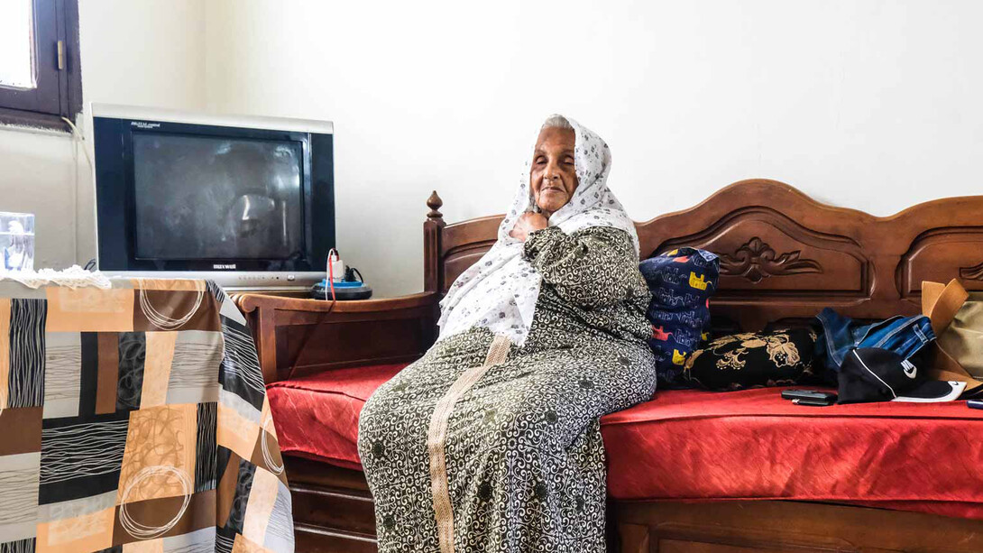 Mehrezia, de 86 años, se queda ahora con una de sus hijas. Solo quiere una cosa, recuperar su autonomía