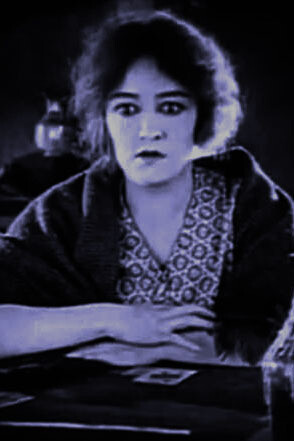 Schauspielerin Gladys Brockwell, bei der Verfilmung von „Oliver Twist“ im Jahr 1922