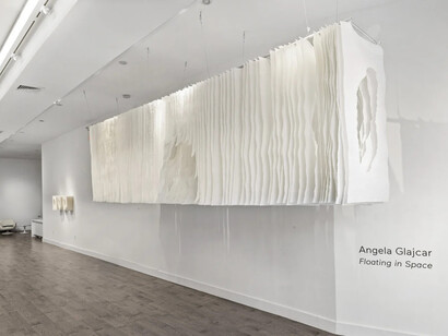 Angela Glajcar, Floating in space (extended), exhibition view. Courtesy of Friedrichs Pontone