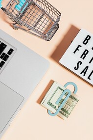 Shopping online e Black Friday. Il Black Friday, la digital finance, l’home banking e tutta una serie di nomi importati dall’inglese e popolarizzati negli ultimi vent’anni, si basano sull’assunzione che “P sia diverso da NP”. Peccato, che questa non sia mai stata provata