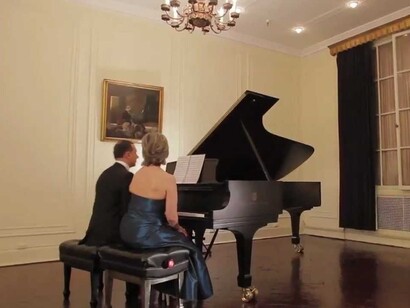 Carles and Sofia in a recital