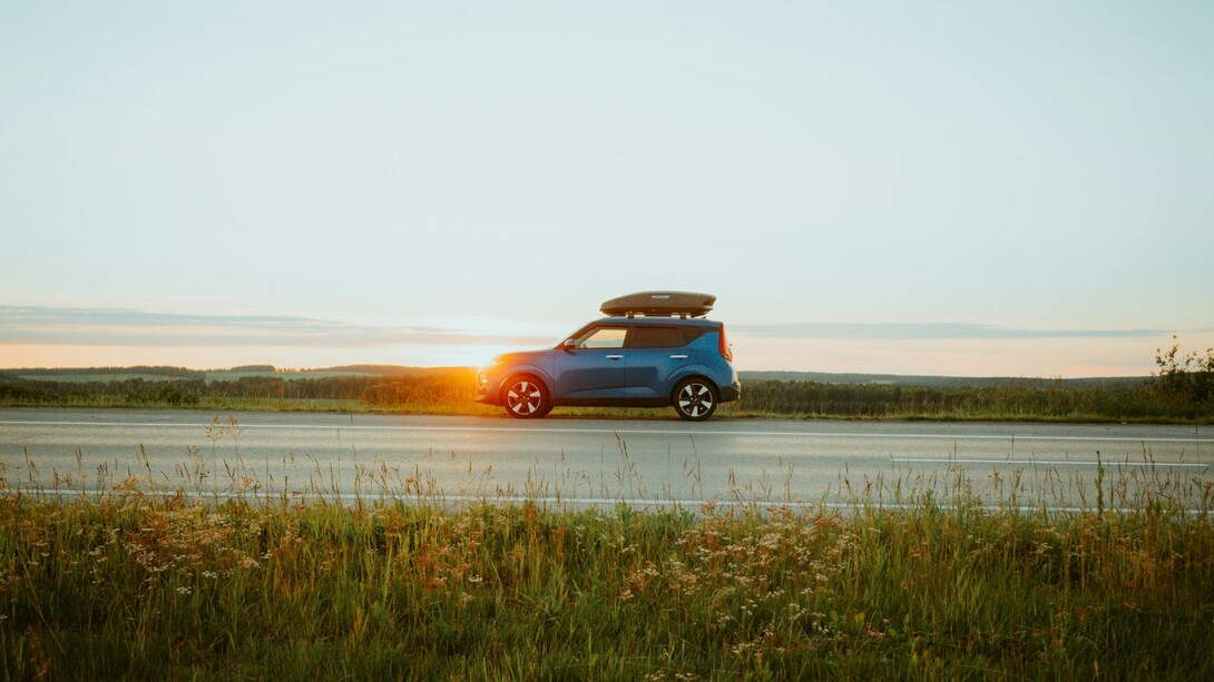 L'overtourism è il fenomeno per cui un numero eccessivo di turisti in una determinata area compromette la qualità della vita dei residenti e l'equilibrio ambientale