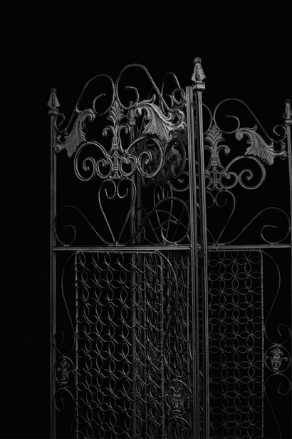 Sarah Jones, Screen (I), 2014, framed c-type print from black and white negative, unframed: 152 x 122 cm - 59 7/8 x 48 inches, Copyright the artist. Courtesy Maureen Paley, London