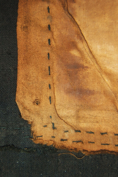 Stato di conservazione, ondulazioni del supporto sul retro