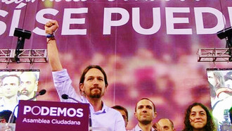 Pablo Iglesias junto a su equipo
