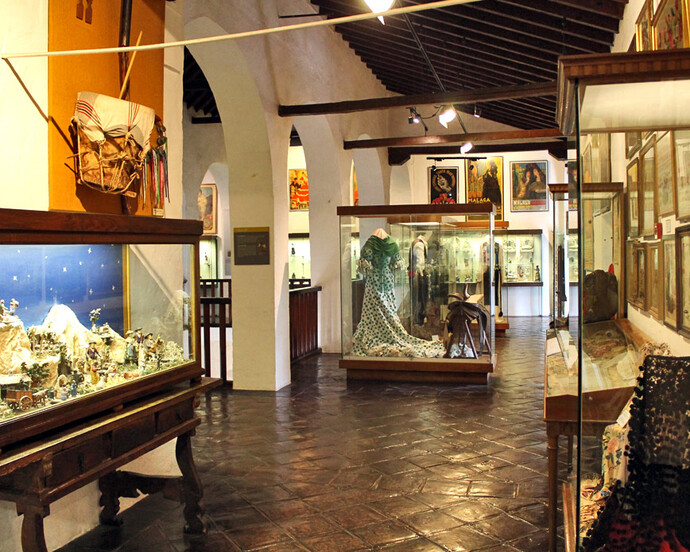 Fiestas y folclore, Exhibition view. Courtesy of Museo Unicaja de Artes y Costumbres Populares