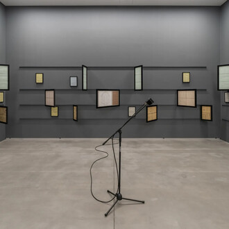 Vasco Araújo, Interpretation is an interpretation is an interpretation... vista da exposição. Cortesia da Galeria Francisco Fino