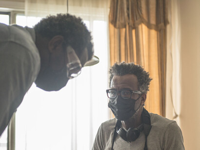 O diretor Jorge Camarotti dirige Ousmane