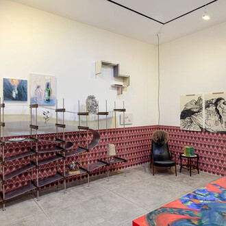 Vários artistas, Sala de jantar, vista da exposição. Cortesia da Galeria Marilia Razuk