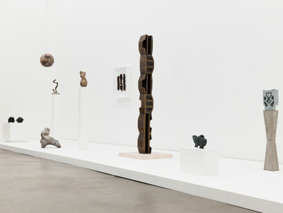 Transmission, Exhibition view. Courtesy of Anat Ebgi