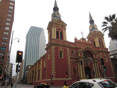 Quizá el problema de Chile no sea el absurdo, sino la facilidad con que termina incorporándolo a la normalidad. Basílica de la Merced, Santiago, Chile