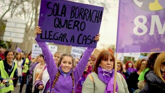 «Sola y borracha, quiero volver a casa»