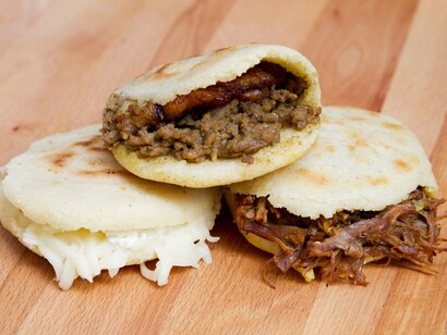 Arepas con queso y con carne