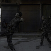 Luc Delahaye, Soldats de l'armée syrienne, Alep, novembre 2012, 2012 © Cortesia di Luc Delahaye e della Galerie Nathalie Obadia, Parigi / Bruxelles