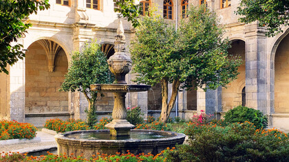 Los furanchos son casas antiguas (o partes de estas) donde se venden los excedentes de vino de la cosecha de ese año