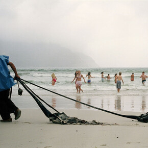 Mikhael Subotzky, Mark, Hout Bay Beach, 2005, Courtesy The Walther Collection and The Goodman Gallery, Johannesburg
