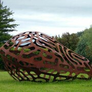 Vuoto di memoria (scultura di Gianpietro Carlesso). Simbolo della manifestazione.