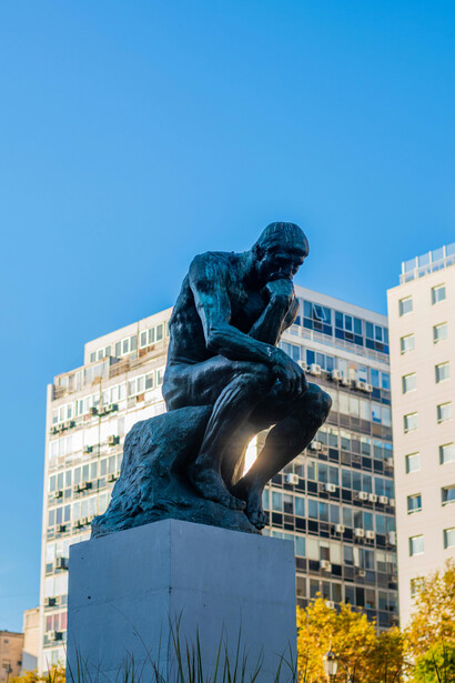 Entenda como descartes e hume estabeleceram as bases para o debate filosófico entre racionalismo e empirismo
