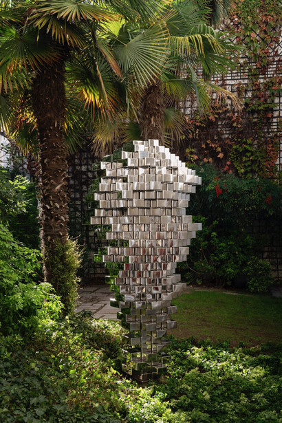 Jean-Michel Othoniel, Yardang, 2025. Courtesy of Perrotin