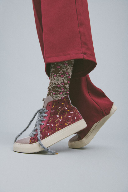 TVL | TheVerticaLine FW2526 Sneaker unisex high-top con tomaia in pelle nubuck e velluto liscio ricamato