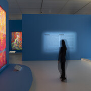 Am webstuhl der zeit, ausstellungsansicht. Mit freundlicher genehmigung von Mudac