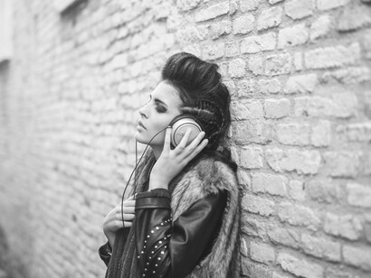 El punk en la moda: este movimiento pasó a tener tanta relevancia, que pasó a formar parte del buen marketing de la sociedad inglesa