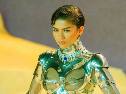 L'attrice statunitense Zendaya nel cyber dress creato da Mugler nel 1995 per la prima londinese di Dune - Parte II