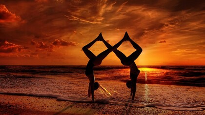 Orientarsi nell’immensa offerta che il mercato della formazione yoga oggi offre
