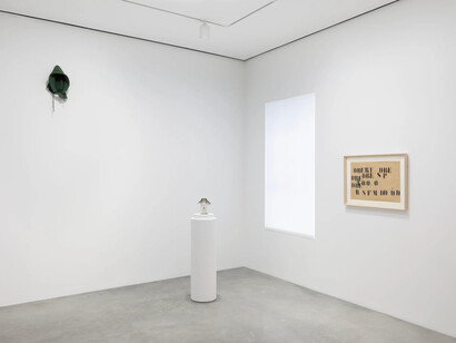 David Hammons and Jannis Kounellis, exhibition view. Courtesy of White Cube