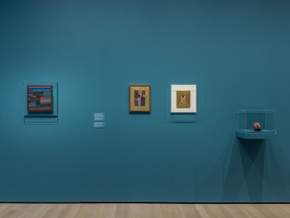 Woven histories, textiles and modern abstraction, exhibition view. Courtesy of MoMA