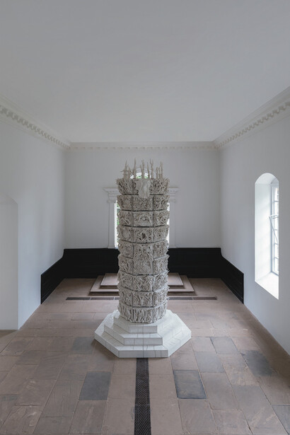 399 Days, 2012-13
Porcelain and mild steel
540 x 287 x 283 cm
Courtesy: a European Collection
Photograph: Jonty Wilde