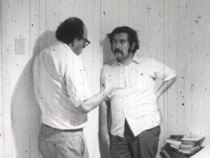 Raúl Ruiz durante la realización de la película profética película 'El realismo socialista' (2023)