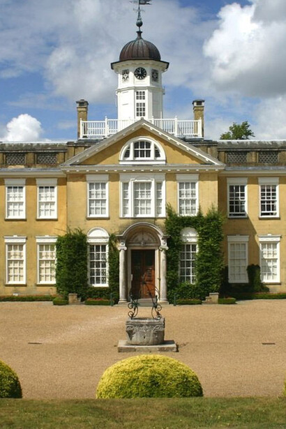 Polesden Lacey, facade