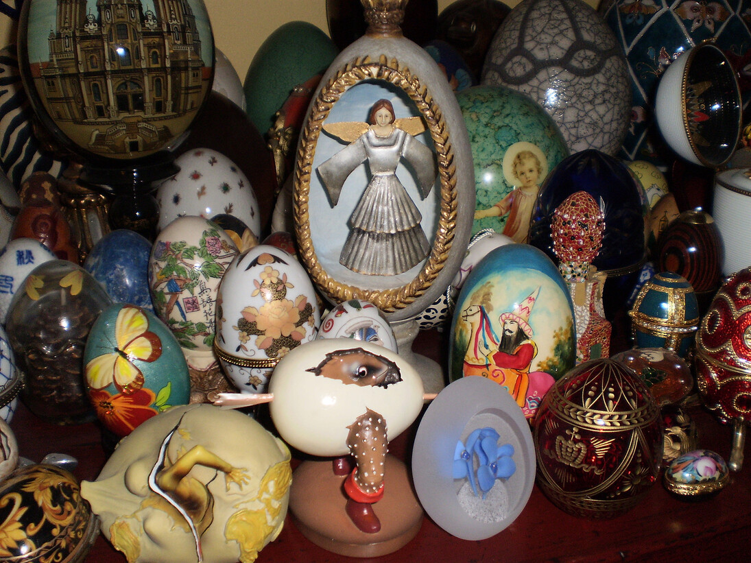 Ovos decorados com motivos diversos