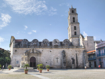 Plaza del Convento de San Francisco de Asís ubicado en la Habana Vieja, Cuba