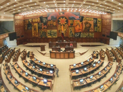 Hauptsaal des ecuadorianischen Parlaments in der Hauptstadt Quito